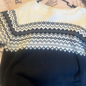 Eddie Bauer Black and White Patterned Sweater
